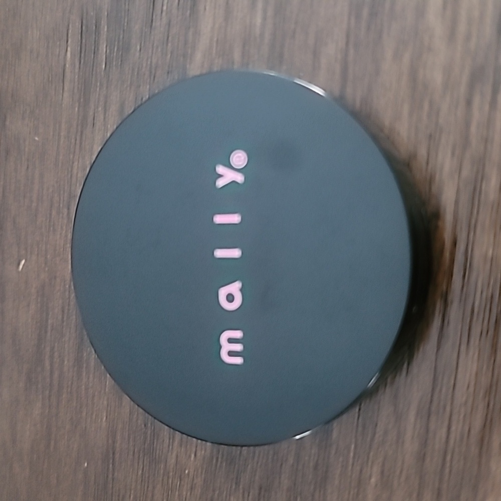 Mally Effortlessly Airbrushed Blush